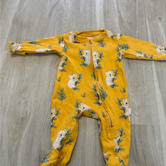 Two Jojo Maman Bebe 3-6 month sleepsuits. Beautiful condition. Smoke free home - Picture 2 of 2